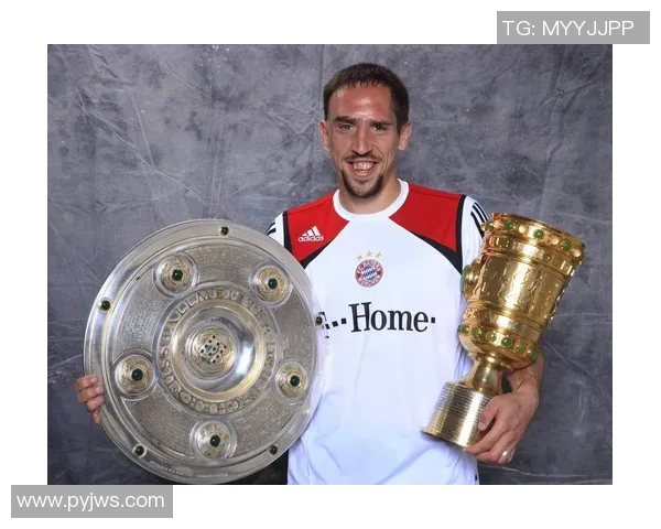 传奇球星约翰绿茵岁月与永恒辉煌的传奇故事 传奇球星约翰绿茵岁月与永恒辉煌的传奇故事